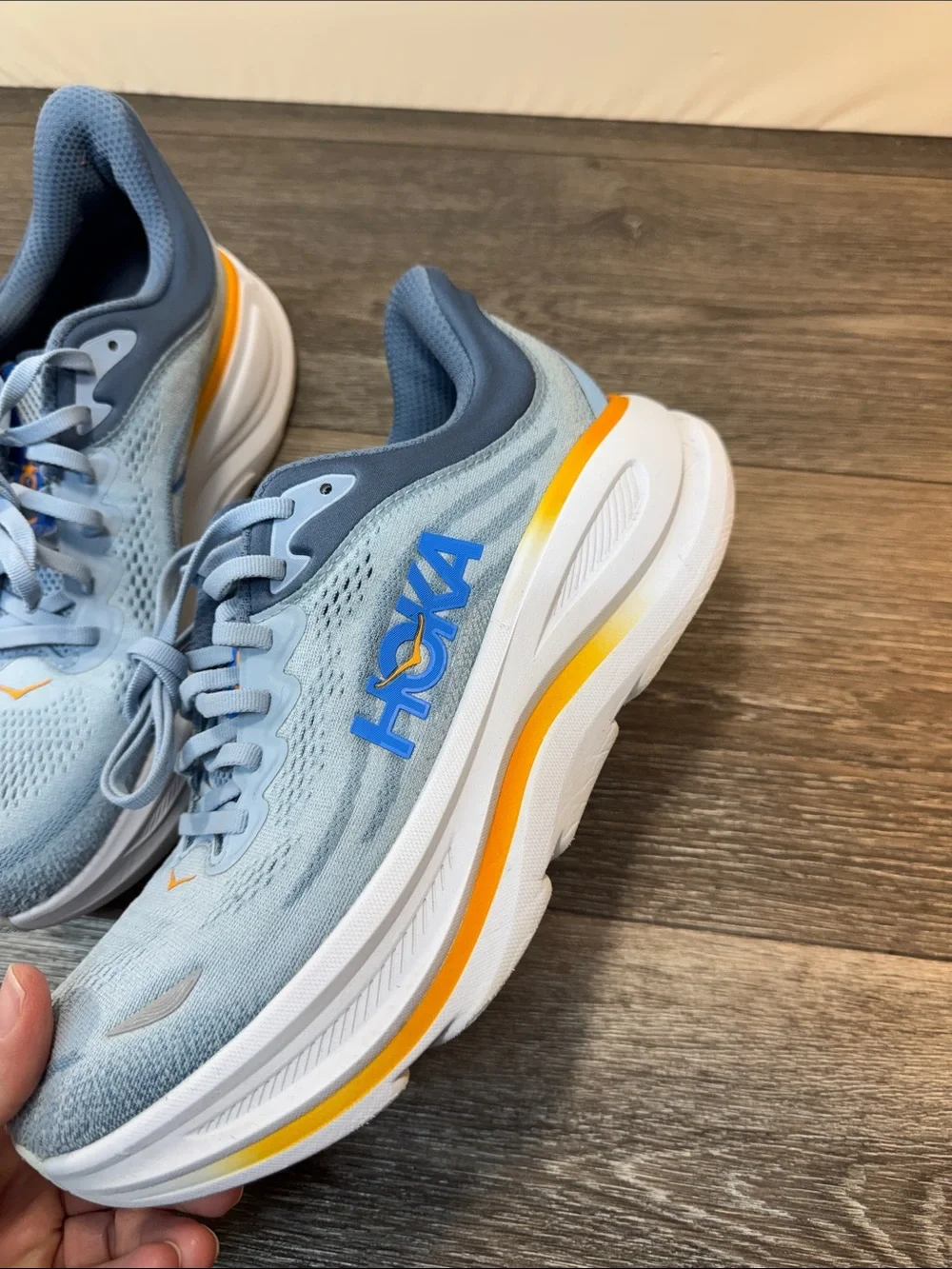 Hoka bondi 9  Light Blue Running Shoes men’s size 9 2E  WIDE (h126)